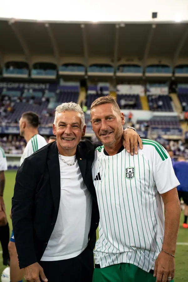 Roberto Baggio e Francesco Totti a un raduno di Operazione Nostalgia