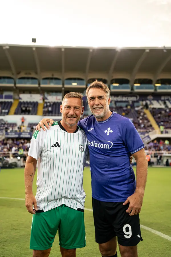 Gabriel Batistuta e Francesco Totti a un raduno di Operazione Nostalgia