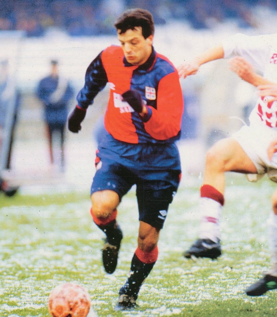 Questa immagine ha l'attributo alt vuoto; il nome del file è José_Oscar_Herrera_-_Cagliari_Calcio_1992-93-894x1024.jpg